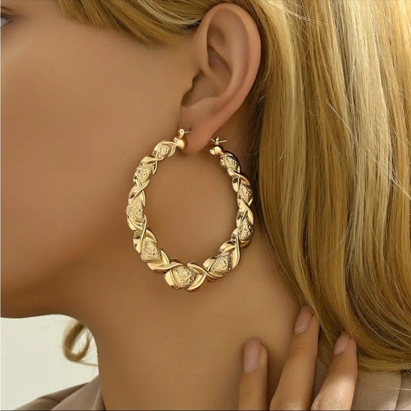 Gold Large Chunky Hoop Statement Geometric Earrings XO design New - Picture 1 of 6